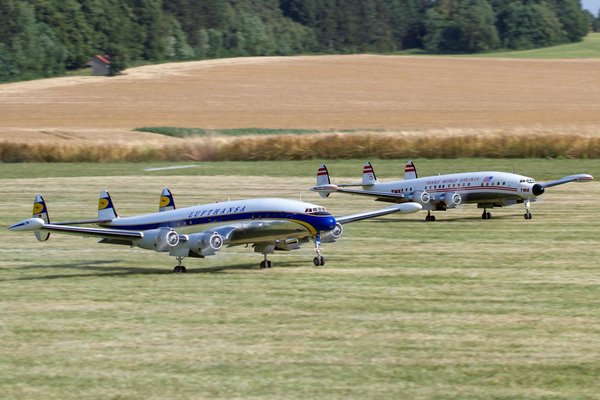 Quelle est la meilleure façon de marier des chaussures de sport avec une tenue business casual?